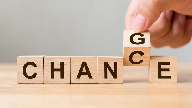 チャンスの文字、1字違いで「チェンジ」