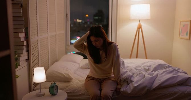 不眠症に苦しむ女性