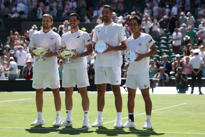 ウィンブルドン2025男子ダブルス決勝で、見事準優勝のリンキー・ヒジカタ（右）。2025年7月12日、イギリス、ウィンブルドン