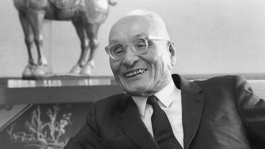 ｢出光は社員を1人もクビにしない｣経営難でも1000人以上を雇い続けた出光佐三の不動の"経営哲学" 5つの柱の最初が｢黄金の奴隷たるなかれ｣