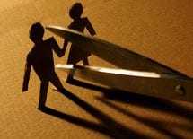 離婚成立でも夫婦は「赤の他人」ではない