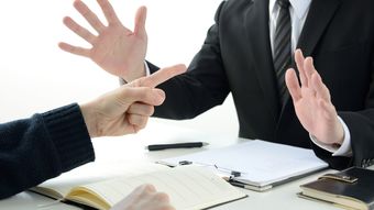 ｢ほんとにできているんでしょうねえ｣人をじわじわ追い詰めうつに至らせる｢職場のグレーな行為｣の正体