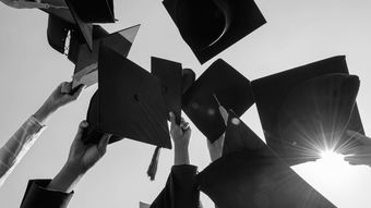 みずほ銀行頭取｢ニューヨークで学んだ英語上達3原則｣