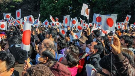 天皇陛下の譲位はワガママ 自称保守がさらけ出したあまりの非礼と無知 天皇に弓引く者を 保守 と呼ばない President Online プレジデントオンライン