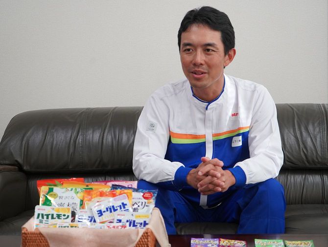 アトリオン製菓の山下奉丈社長