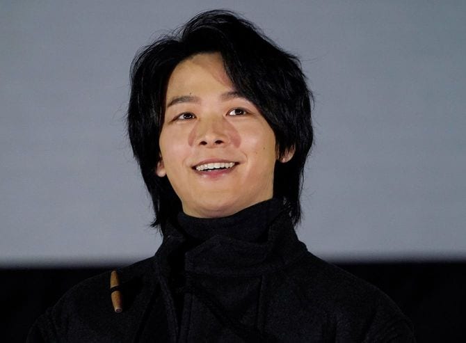 アマゾンプライムのドラマ「No　Activity／本日も異常なし」配信記念イベントに出席した中村倫也さん＝2021年12月17日、東京都新宿区の明治神宮外苑軟式球場