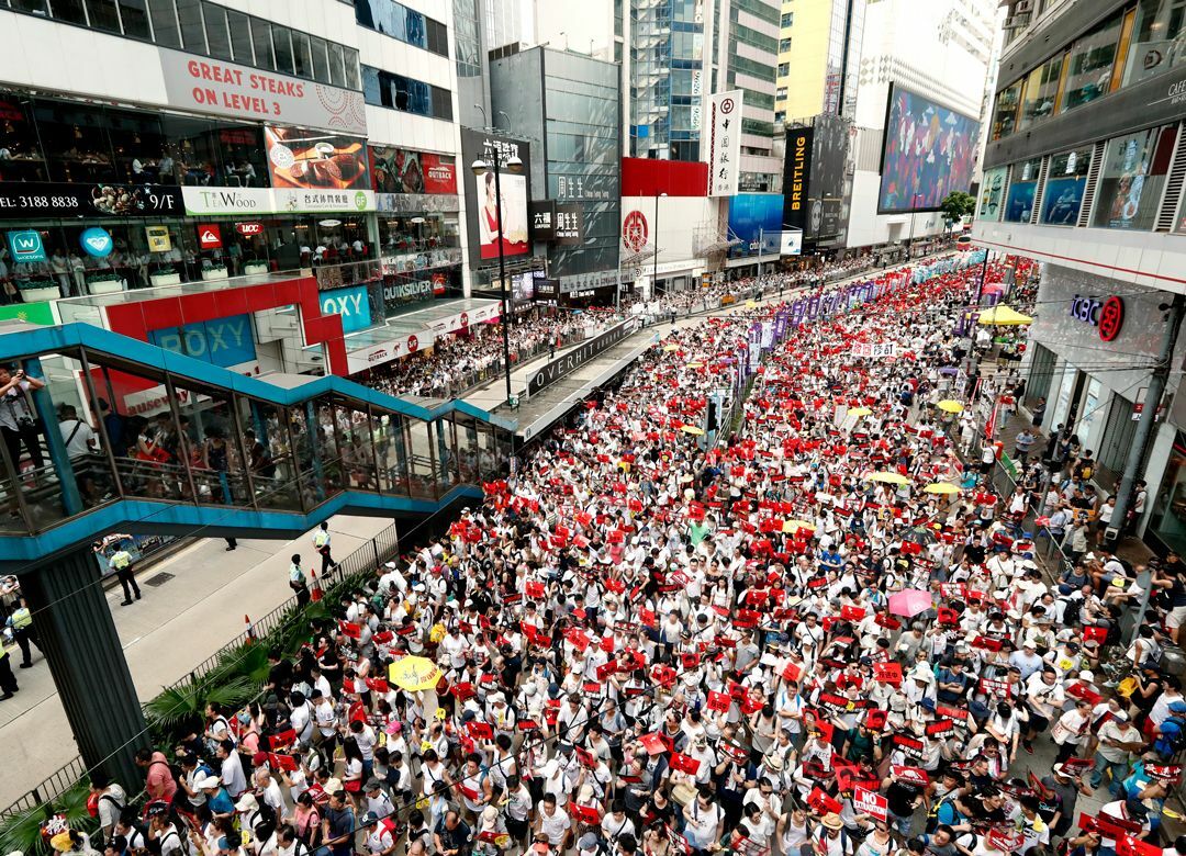 香港デモで懸念される"天安門事件"の再来 市民にすぐ銃を向ける共産党の怖さ