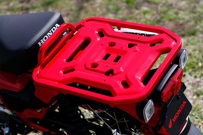 リアキャリア(荷台)が大きいので、積載性は抜群