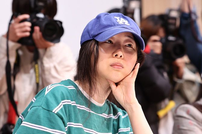 韓国・ソウルで行われたADORのポジション発表記者会見に臨むミン・ヒジンCEO