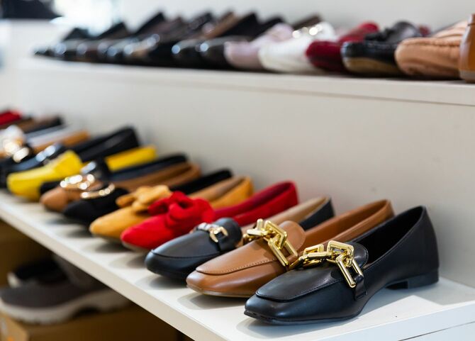 靴屋の女性用シューズ