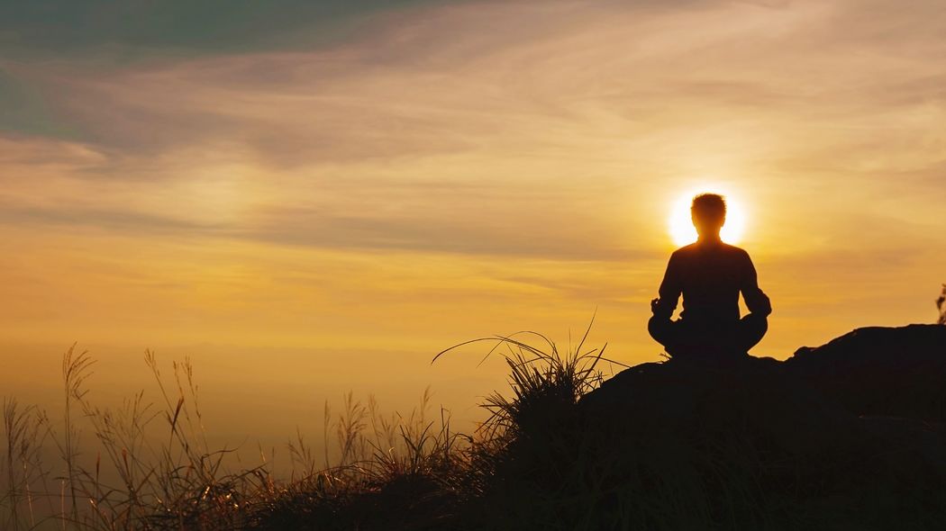 ｢肛門を締める｣で要介護5から奇跡的な回復…稲盛和夫も心酔した｢昭和の哲学者｣が説く"呼吸法"の正体 いつでもどこでも､歩きながらでもできる