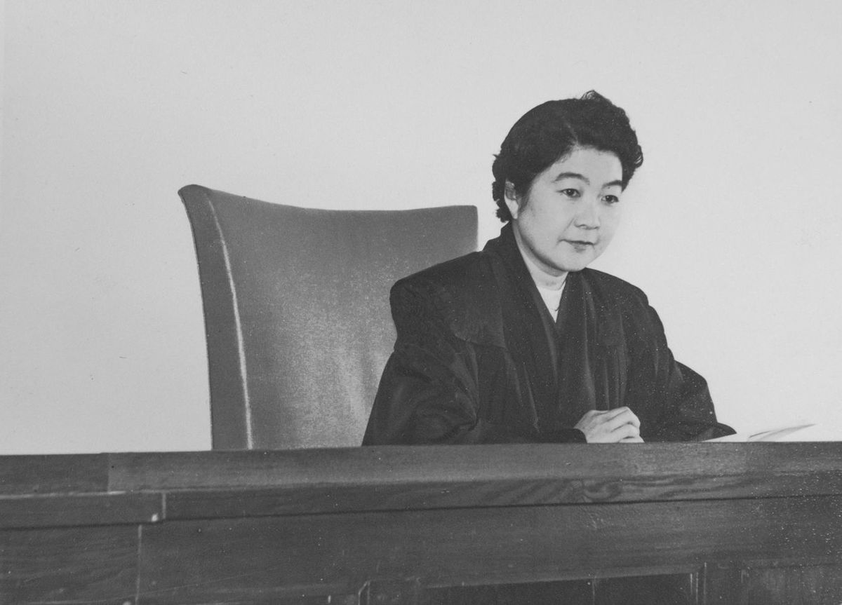 三淵嘉子、東京地裁民事18号法廷にて、1960年2月2日