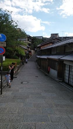 5月29日、まだまだ閑散としている清水寺周辺の産寧坂