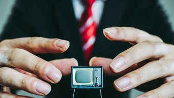 ｢政府がメディアを操作している｣と信じてしまう人の正体…野党支持者が｢陰謀論｣を信じやすい理由