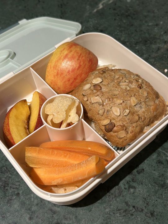 ドイツの子供たちが学校に持っていくランチボックス。