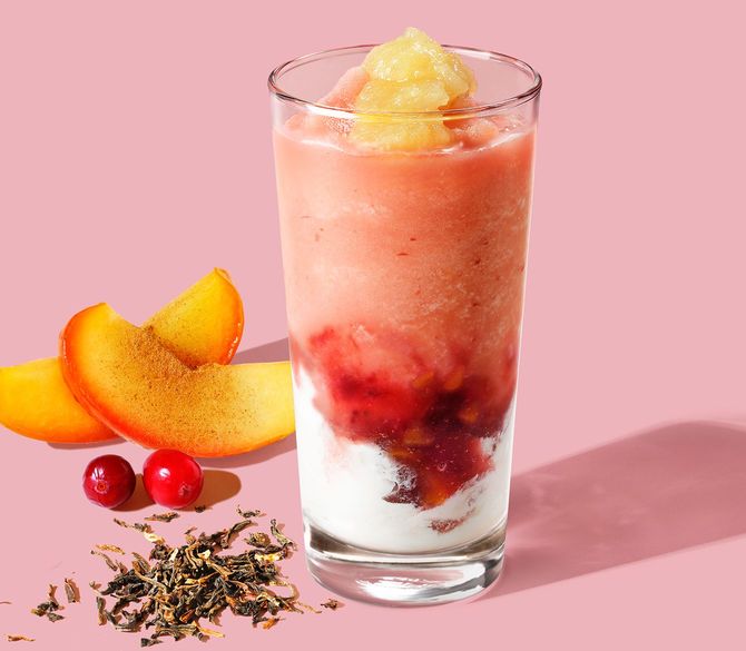 スターバックスの「アップル クランベリー ＆ ブラック ティー フラペチーノ」