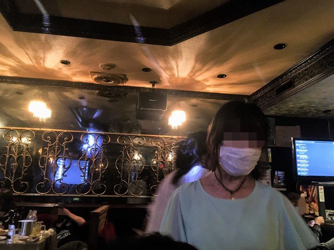 「サービスするよ。ショート2万5000円ナ」