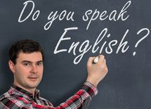 英会話学校"若い白人講師"獲得でM＆A盛ん