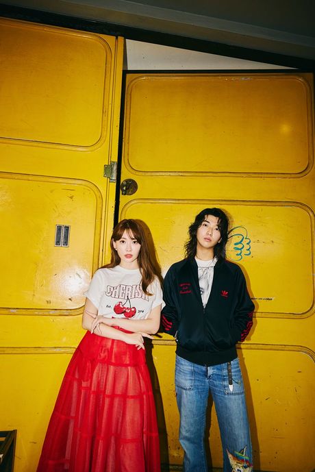 小嶋陽菜さん（左）と片石さん