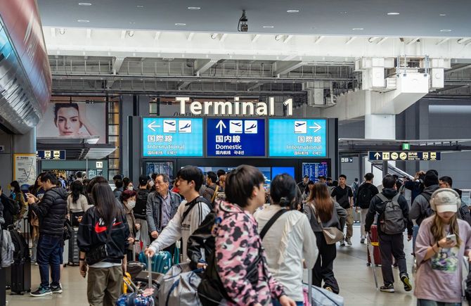 人であふれる関西空港の第一ターミナル