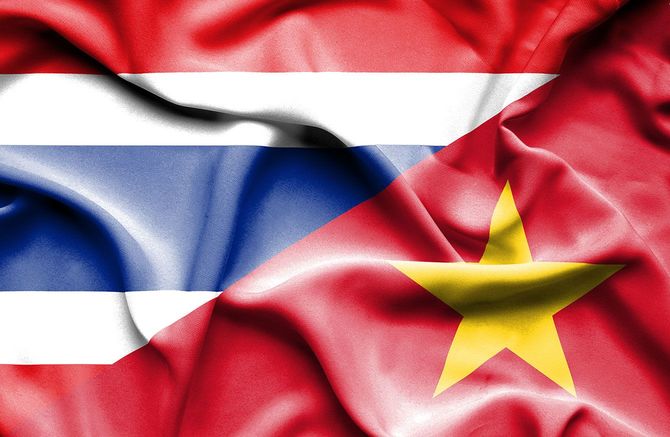 タイとベトナムの国旗