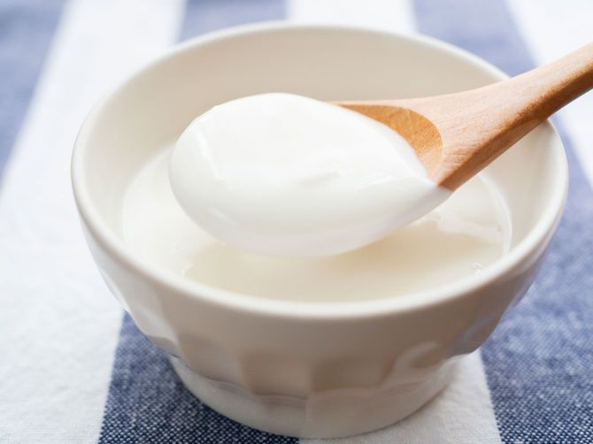 スプーンですくったヨーグルト