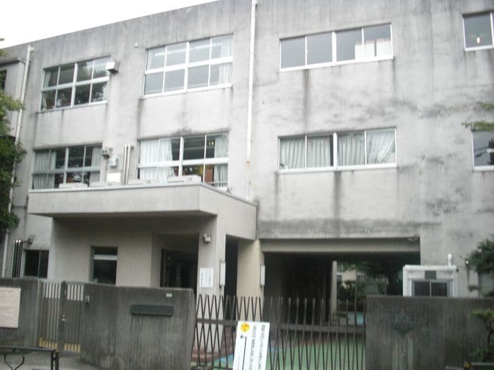 東京都文京区にある、筑波大学附属小学校（写真＝Miyuki Meinaka／PD-self／<a href="https://commons.wikimedia.org/wiki/File:Tsukufusho.jpg" target="_blank">Wikimedia Commons</a>）