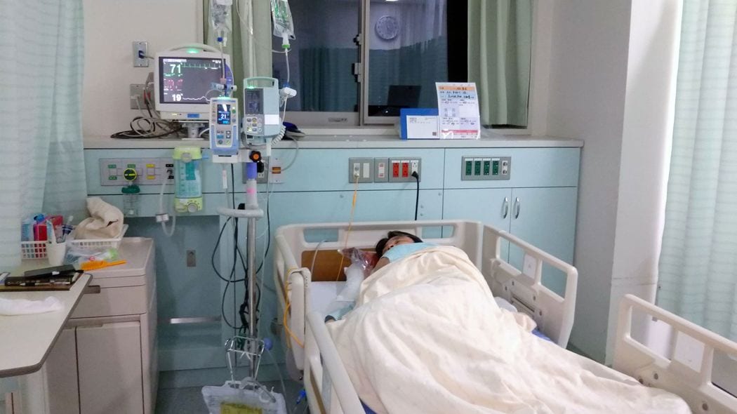 欧米では絶対にそんな治療はしない…現役医師が｢日本の終末医療はほぼ虐待｣と語るワケ 会話もできない寝たきりの状態で胃に栄養を流し込む