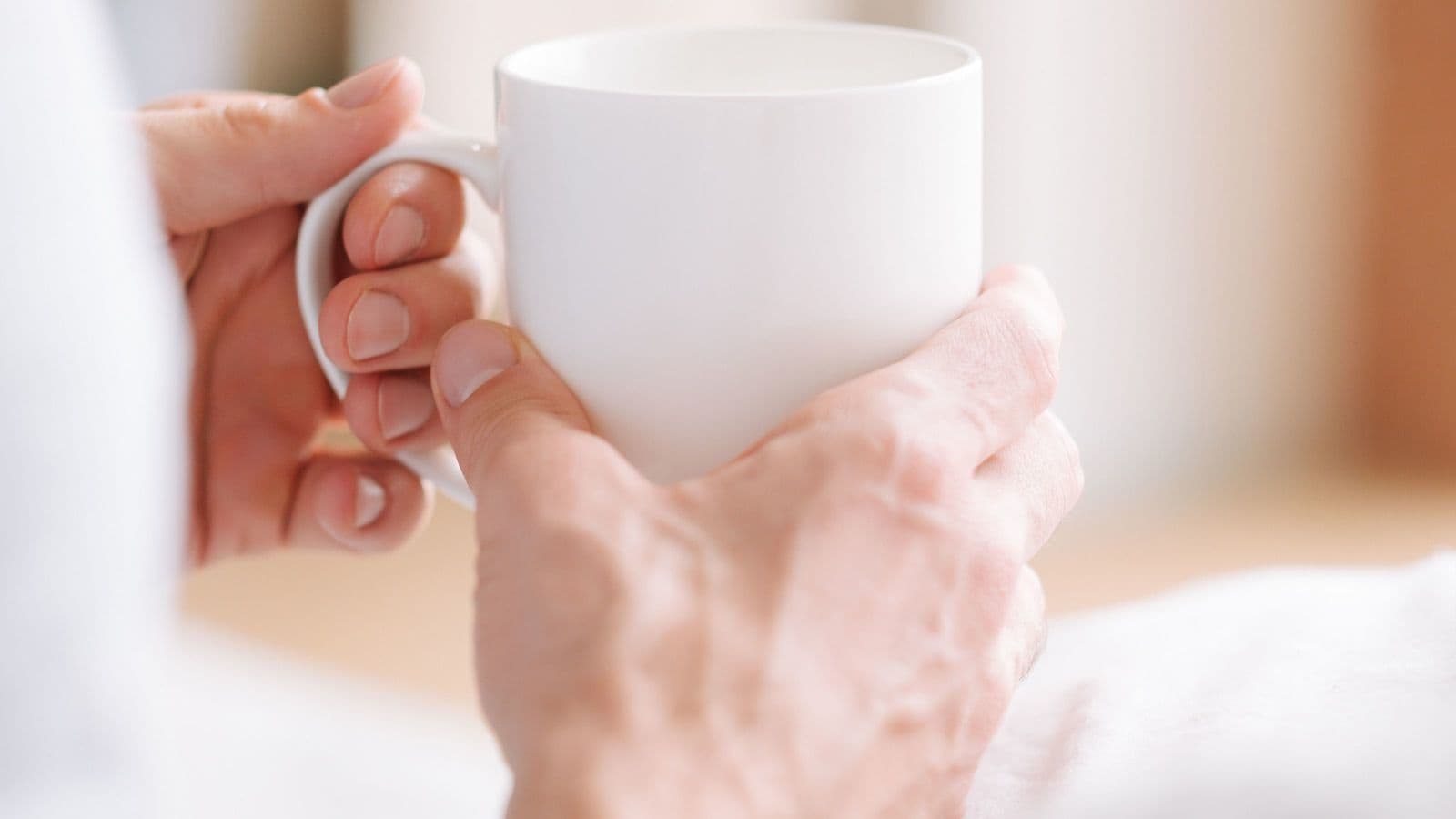 睡眠ホルモンは｢寝る前｣よりも｢朝の一杯｣で育つ…医師が勧める｢6時間睡眠｣の効果を上げる飲み物の名前 ｢寝溜め｣よりも日中の仮眠が重要なワケ