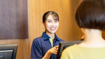 ｢スマイル｣こそ金儲けの原理原則だ…藤田田が考案した｢従業員が自動的に笑う｣マックの物理的仕掛け