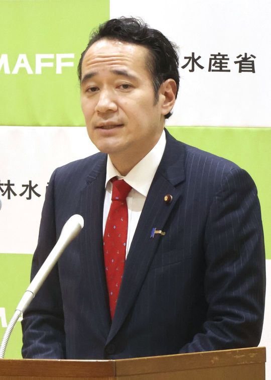 就任記者会見する簗農相=2026年9月18日午後、農水省