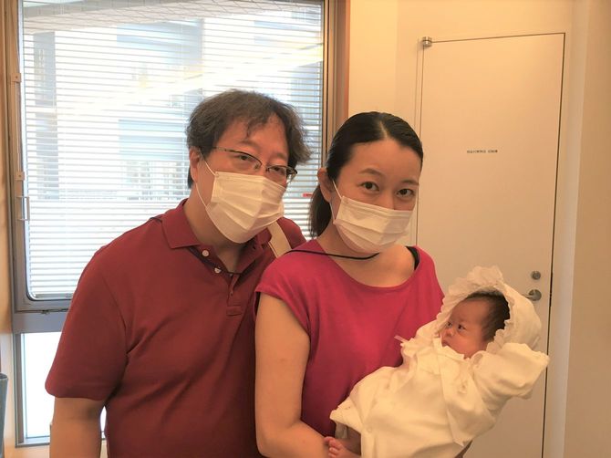 退院の日の中本裕己さん家族