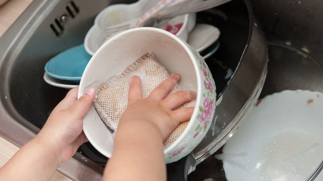 これほど｢子供のお小遣い｣に適した金額はない…税理士が｢1日100円の皿洗いから始めて｣と説く超合理的な理由 ｢借入､投資､貯蓄｣を網羅できる