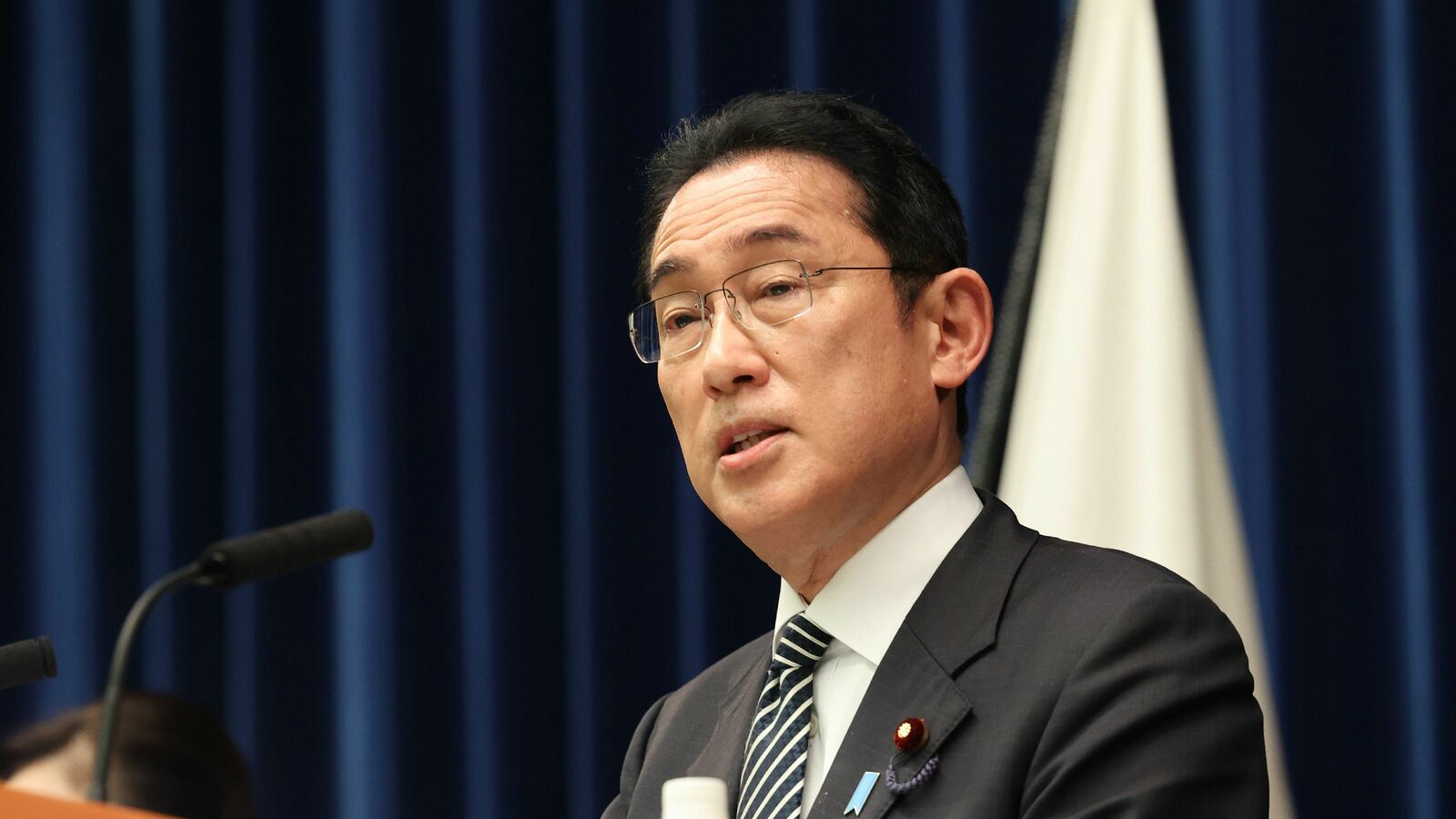 ｢日経平均は見た目以上に下落している｣円安もインフレも放置し続ける"岸田政権の大失策" これが本当の日本株の姿…金建てにすると｢実質26％｣も下がっている