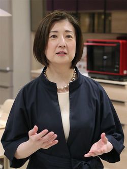 ヤマダ電機との提携について取材に応じる大塚家具の大塚久美子社長＝2020年6月19日、東京都新宿区