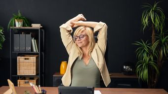 ｢横になって休む｣より効果的…たった7秒､世界最速で疲れた脳を回復させる室内･全身運動の内容