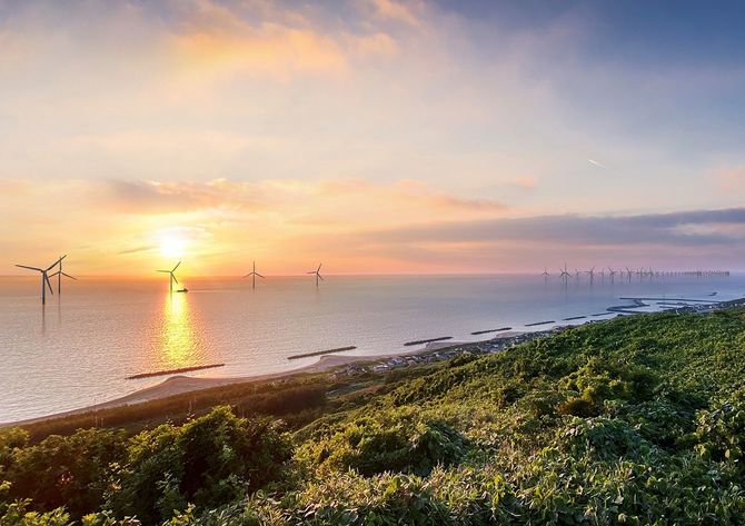 秋田県由利本荘市の洋上風力発電イメージ