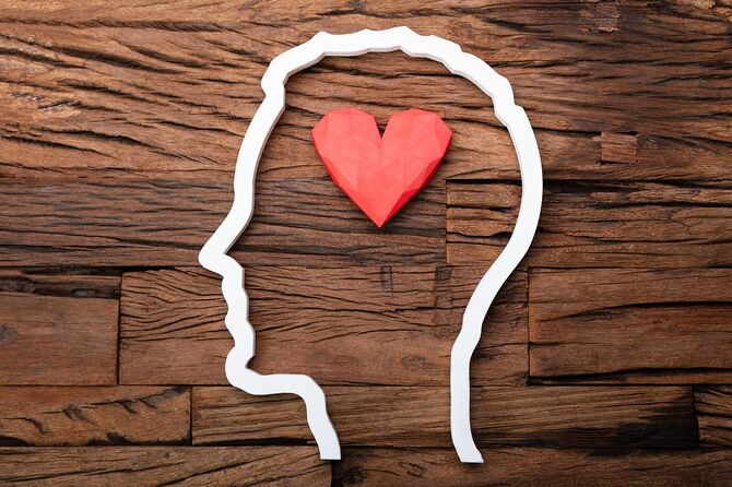 頭の中のハートイラスト