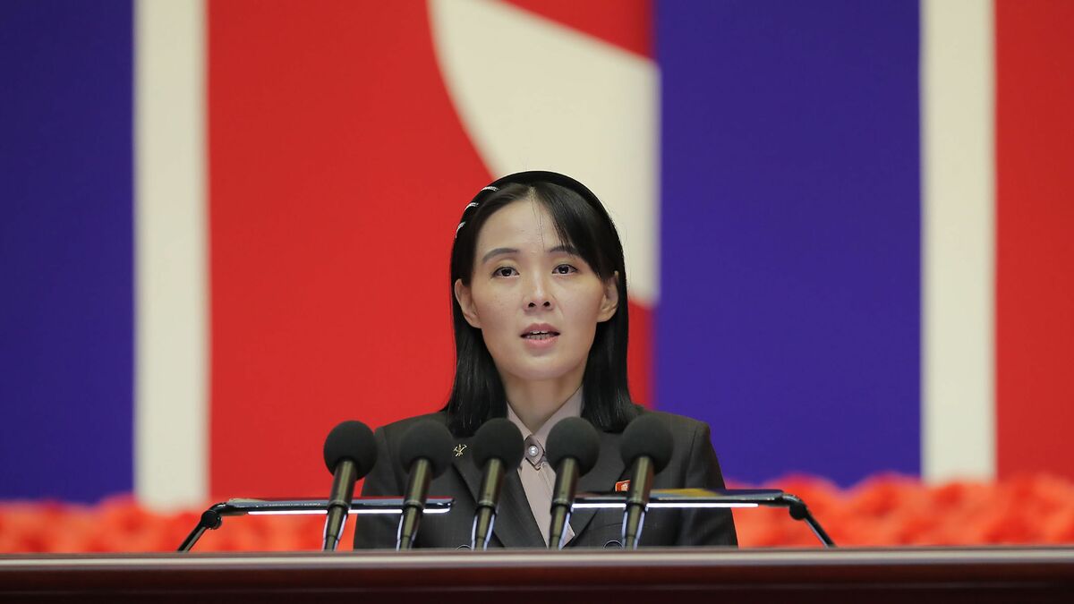 한국인을 ‘인간쓰레기’라 부른다…김정은 여동생이 ‘세계에서 가장 위험한 여자’라고 불리는 이유 핵버튼을 조종하는 사실상 2위 권력자 |  회장 온라인