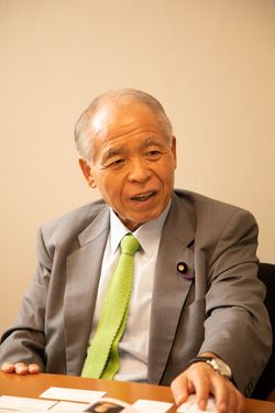 参議院議員の鈴木宗男氏