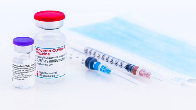 ファイザーとモデルナの新型コロナワクチン