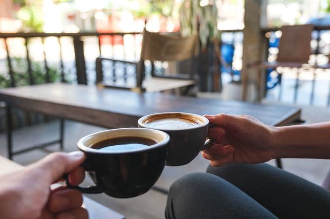 コーヒーをマグで飲む