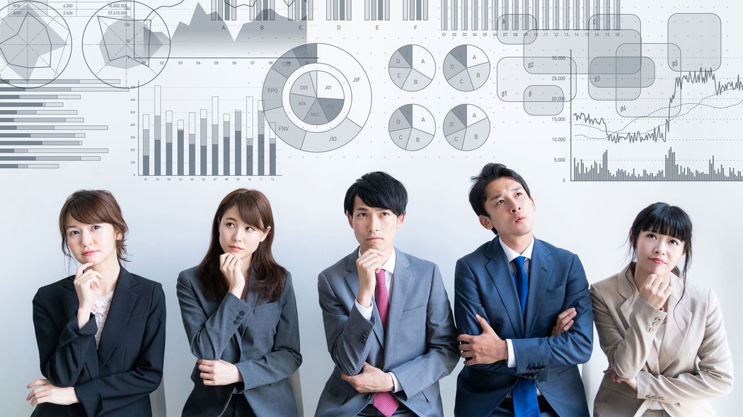 デジタル化で営業現場はかえって人手不足に!? CRMやSFAへのデータ入力作業をロボットで自動化