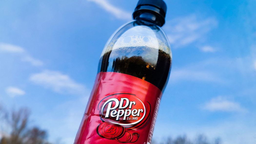 もはや｢コカ･コーラ｣は敵ではない…｢シェア2位に急浮上｣ドクターペッパーがアメリカで大ヒットしている理由 日本では｢変わり種の炭酸飲料｣という立ち位置だが…