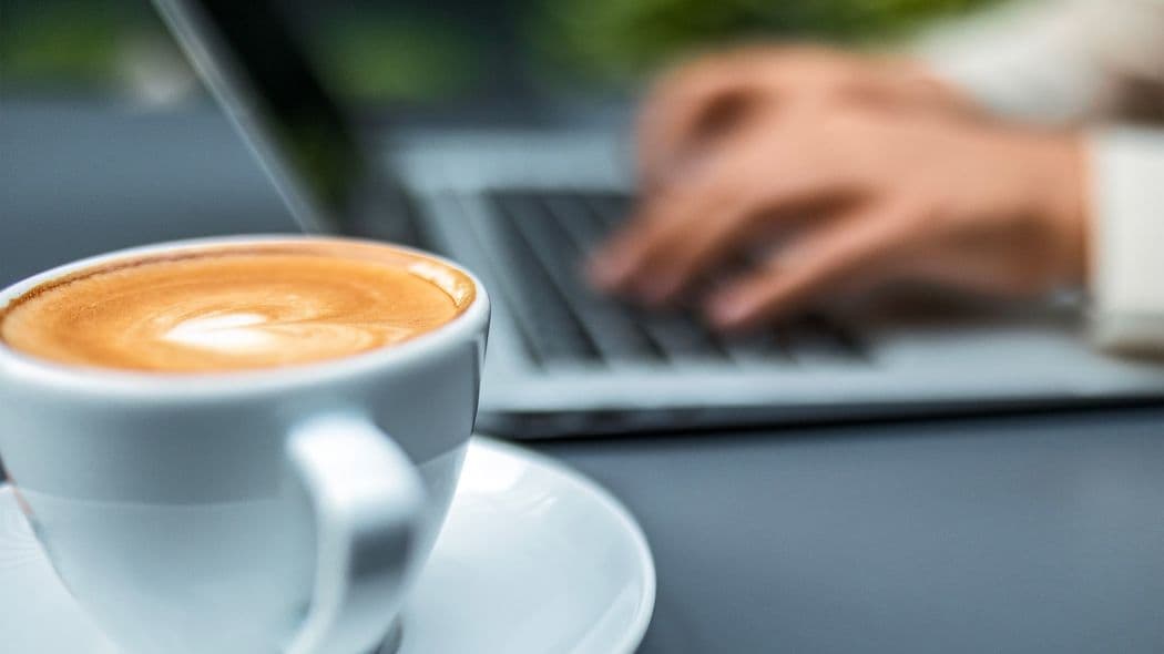 ランチ後の｢ホットコーヒー｣はやめたほうがいい…科学的研究が明らかにした午後の仕事に向く"飲み物の種類"