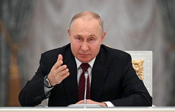 ロシアのプーチン大統領（＝2023年2月8日、ロシア・モスクワ）