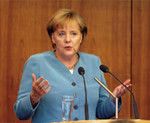 6月、講演でユーロ安定化の重要性について語る独メルケル首相。(PANA=写真)