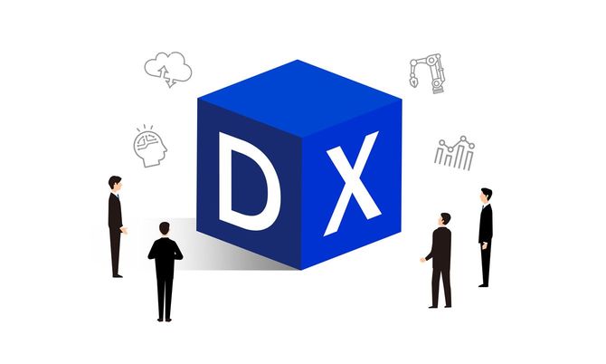 DXの文字とビジネスマンのイラスト