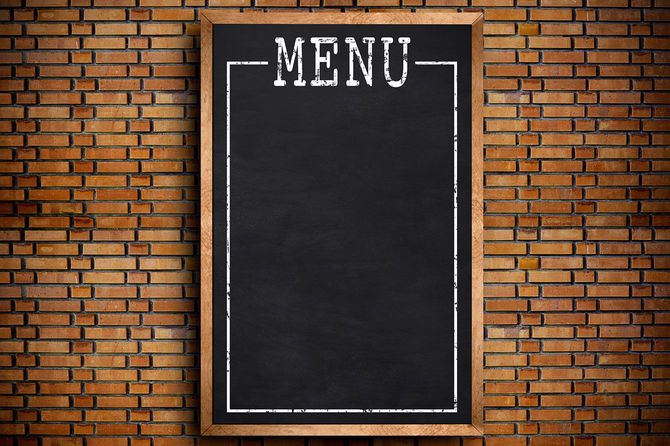 メニューと書かれた黒板