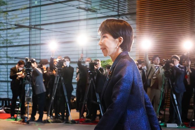 第2次高市早苗内閣発足時の写真